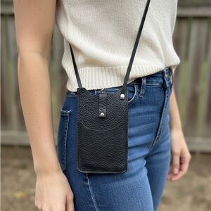 Black Leather Crossbody Cell Phone Crossbody Travel Minimalist Hands Free Puese